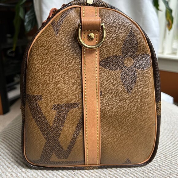LOUIS VUITTON Reverse Monogram Giant Speedy Bandouliere 30 Bag - Picture 3 of 15